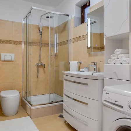 Elegant Two Bedroom Apartment Zadar Buitenkant foto