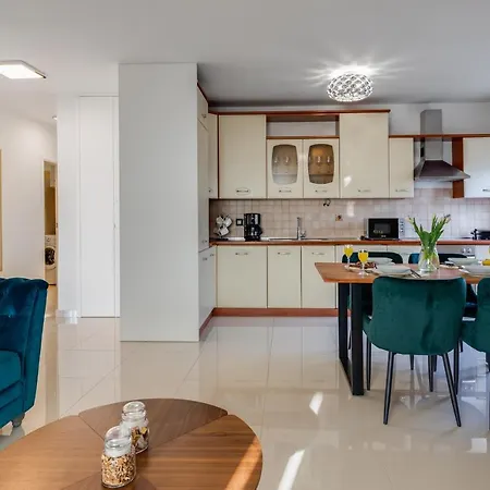 Elegant Two Bedroom Apartment Zadar Buitenkant foto
