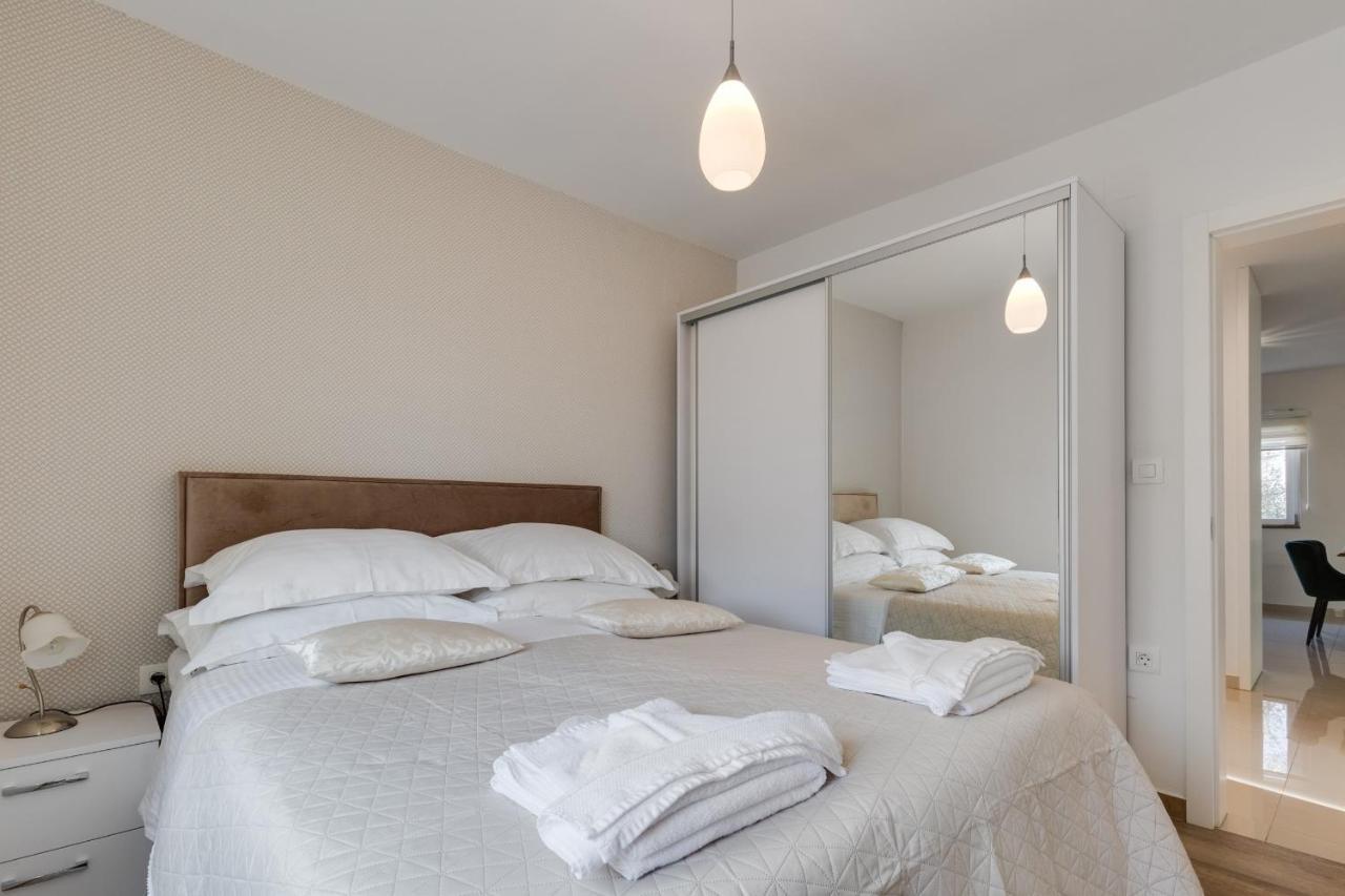 Apartment Elegant Two Bedroom