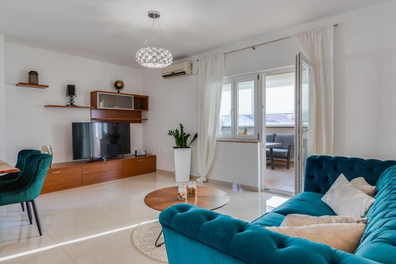 Elegant Two Bedroom *